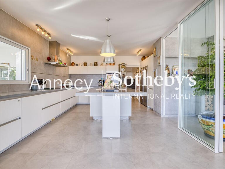 Maison Pringy - 5 chambres - 240m²