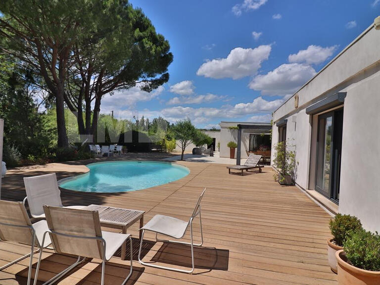 Villa Pujaut - 5 bedrooms - 251m²