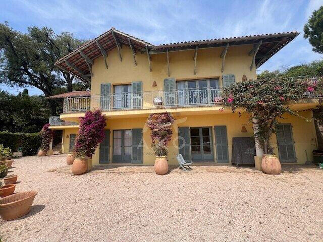 Sale House Rayol-Canadel-sur-Mer - 8 bedrooms