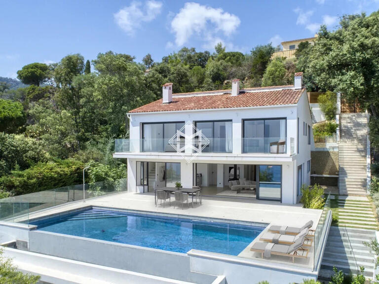 Villa Rayol-Canadel-sur-Mer - 4 bedrooms - 220m²