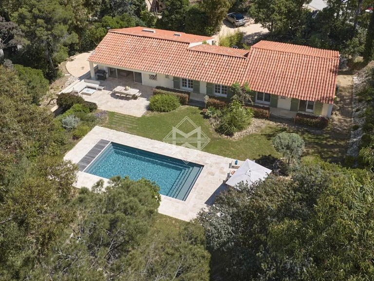 Villa Rayol-Canadel-sur-Mer - 5 bedrooms - 325m²