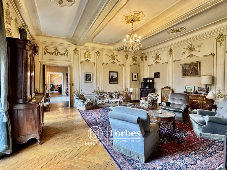 Castle Riom - 800m²