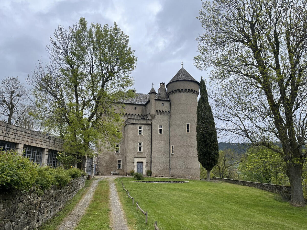 Castle Rivière-sur-Tarn