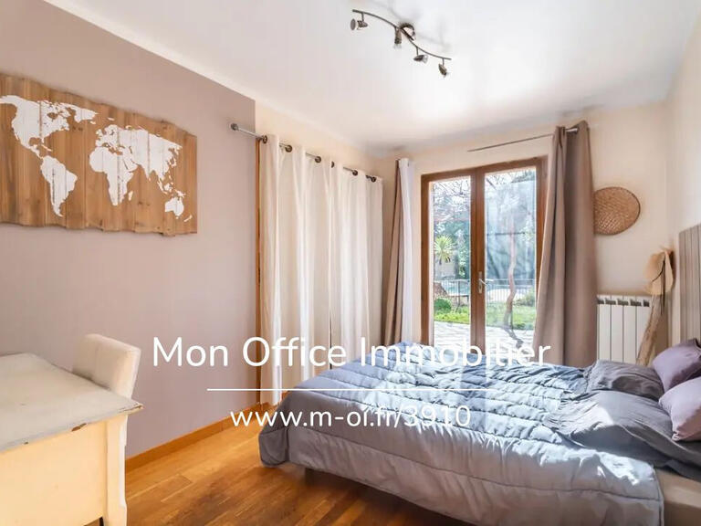 Maison Rognes - 9 chambres - 300m²