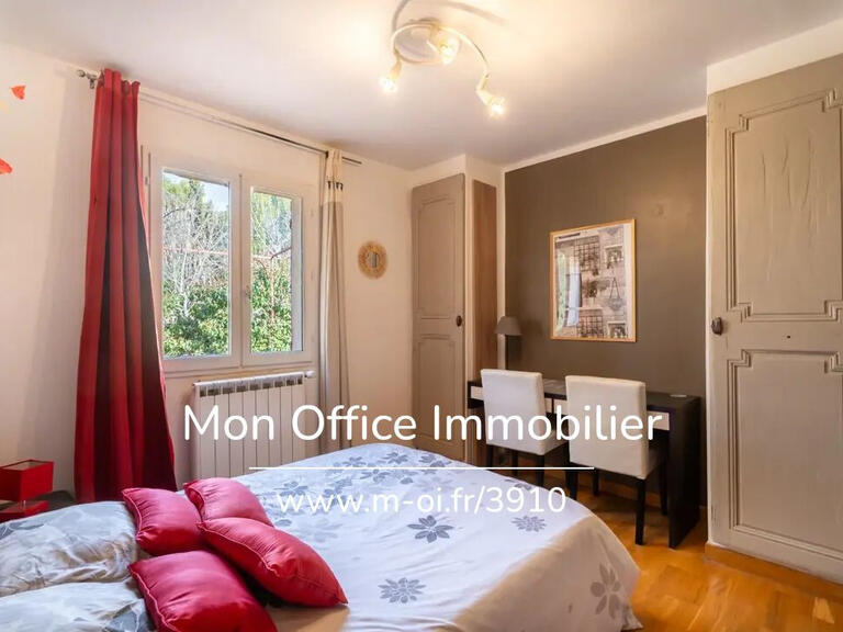 Maison Rognes - 9 chambres - 300m²