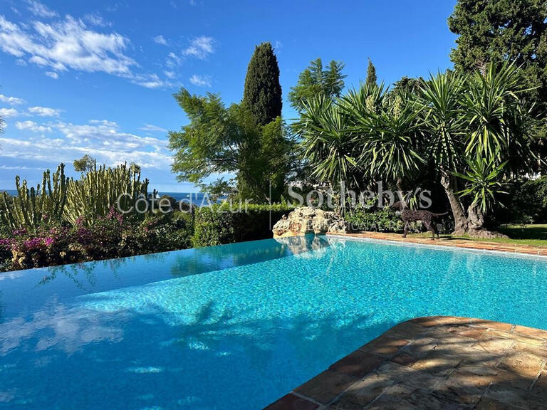 Maison Roquebrune-Cap-Martin - 4 chambres - 266m²