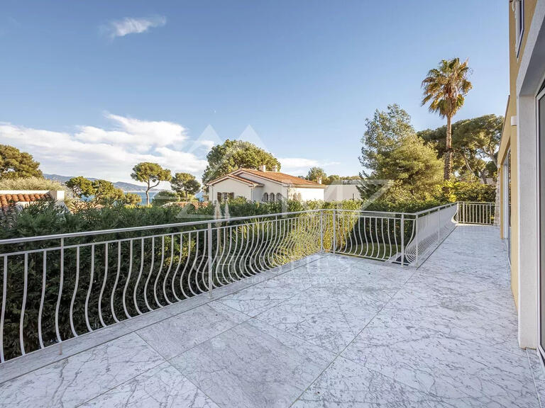 Villa Roquebrune-Cap-Martin - 4 bedrooms - 242m²