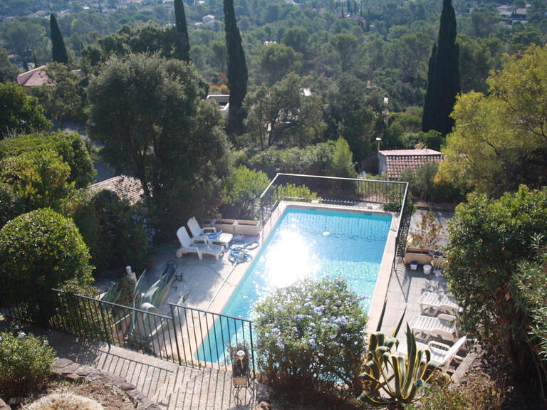 Maison Roquebrune-sur-Argens - 4 chambres - 132m²