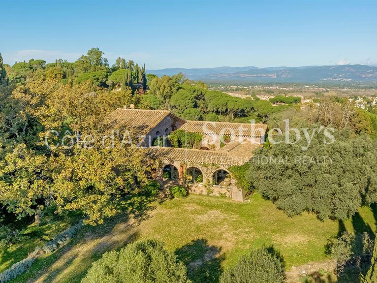 House Roquebrune-sur-Argens - 8 bedrooms - 391m²