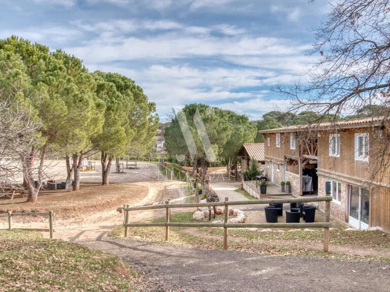 Vente Propriété équestre Roquebrune-sur-Argens - 10 chambres