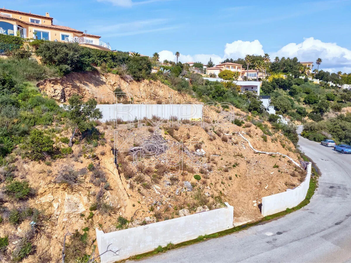 Terrain Roquebrune-sur-Argens