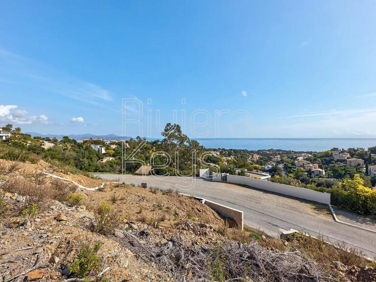 Terrain Roquebrune-sur-Argens - 923m²