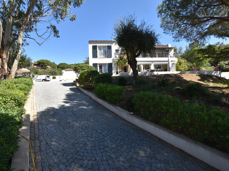 Villa Roquebrune-sur-Argens - 5 bedrooms - 260m²