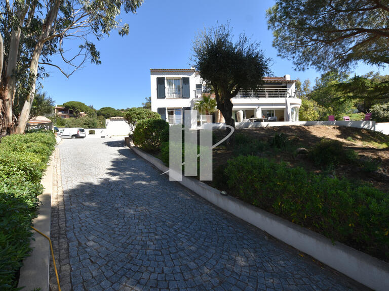 Villa Roquebrune-sur-Argens - 5 bedrooms - 260m²