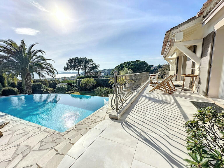 Villa Roquebrune-sur-Argens - 4 bedrooms - 177m²