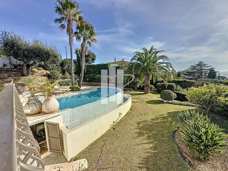 Villa Roquebrune-sur-Argens - 4 bedrooms - 177m²