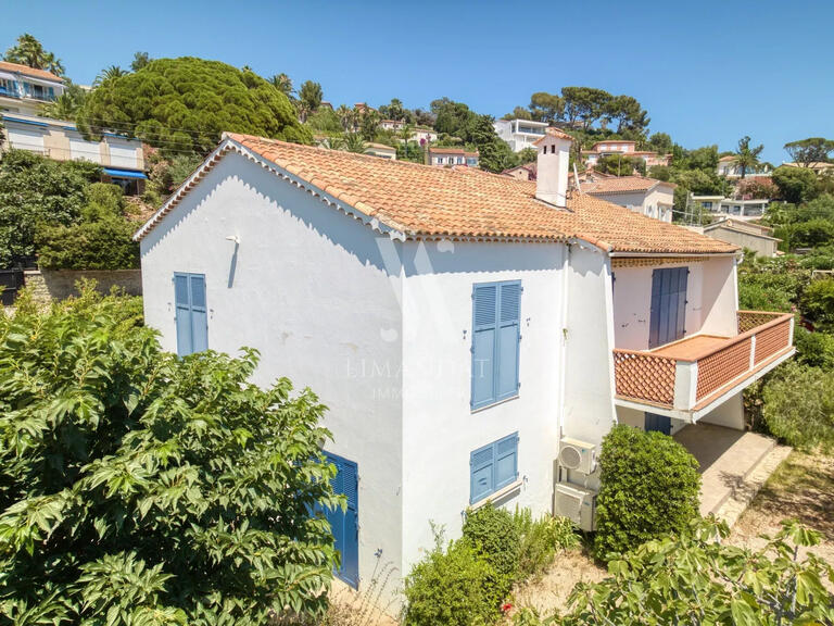 Villa Roquebrune-sur-Argens - 4 bedrooms - 180m²