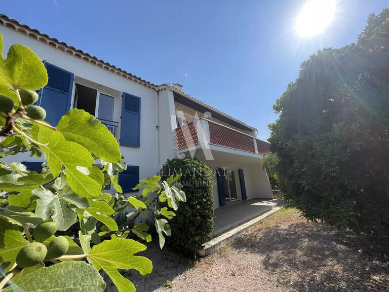 Villa Roquebrune-sur-Argens - 4 bedrooms - 180m²