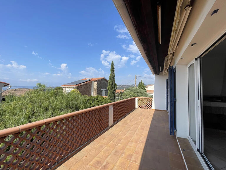 Villa Roquebrune-sur-Argens - 4 bedrooms - 180m²