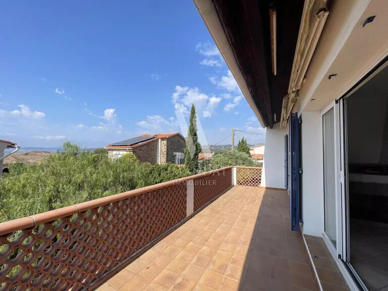 Villa Roquebrune-sur-Argens - 4 bedrooms - 180m²