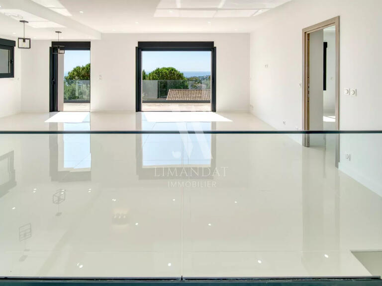 Villa Roquebrune-sur-Argens - 4 bedrooms - 154m²