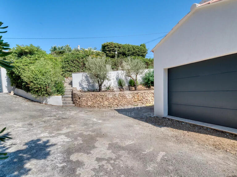 Villa Roquebrune-sur-Argens - 4 bedrooms - 154m²