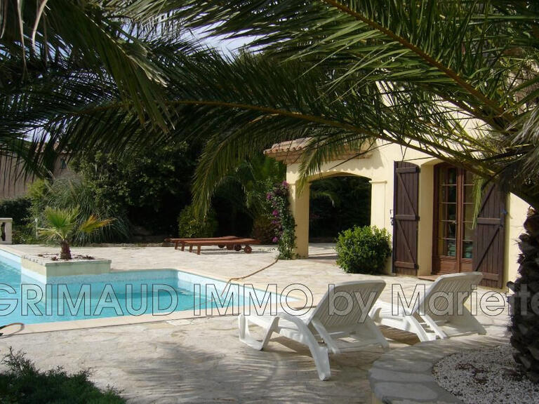 Villa Roquebrune-sur-Argens - 5 bedrooms - 151m²