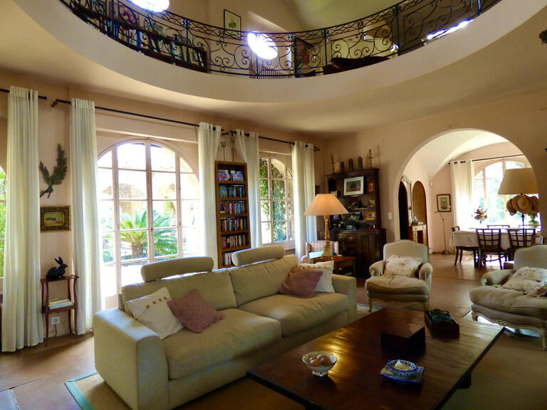 Villa Roquebrune-sur-Argens - 8 bedrooms - 280m²