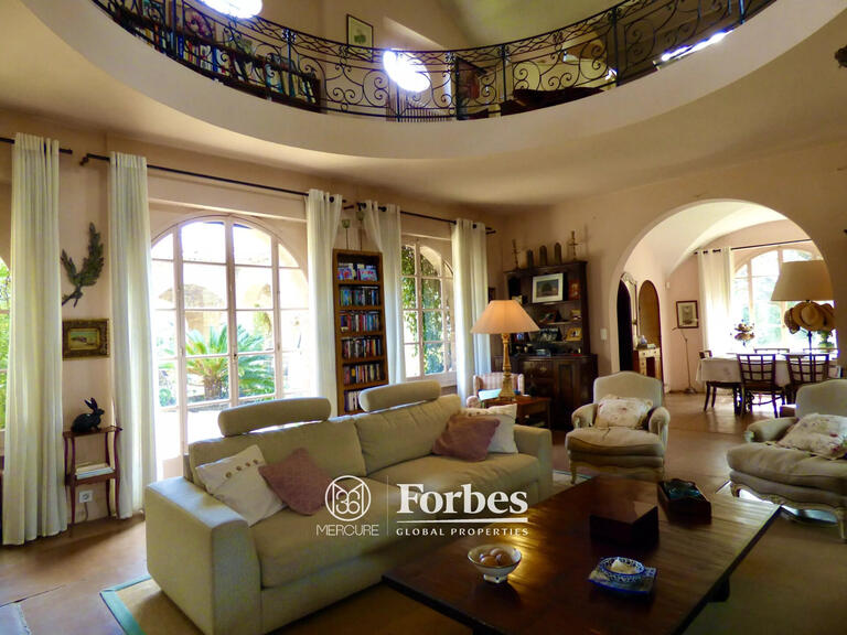 Villa Roquebrune-sur-Argens - 8 bedrooms - 280m²