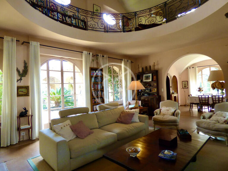 Villa Roquebrune-sur-Argens - 8 chambres - 280m²