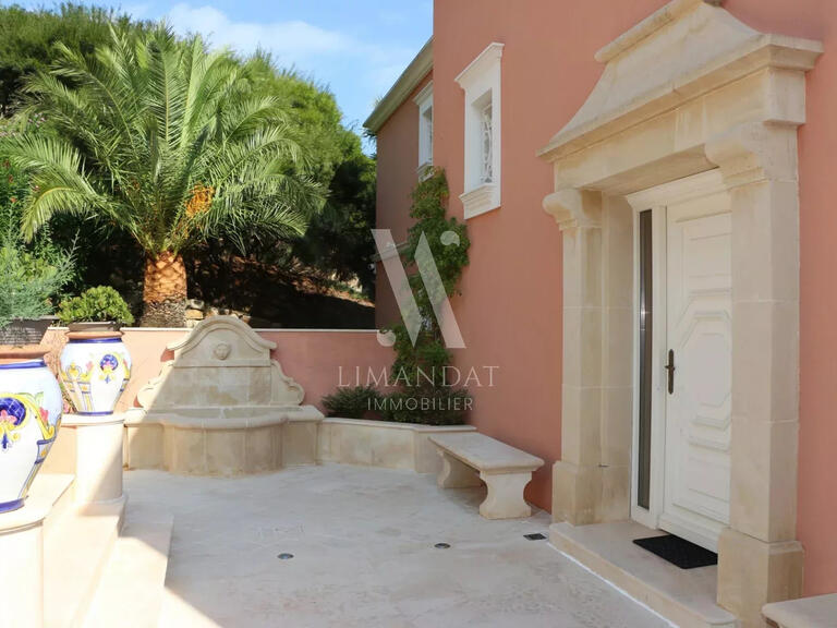 Villa Roquebrune-sur-Argens - 5 chambres - 339m²