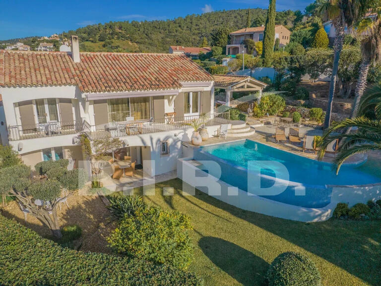 Villa Roquebrune-sur-Argens - 4 bedrooms - 177m²