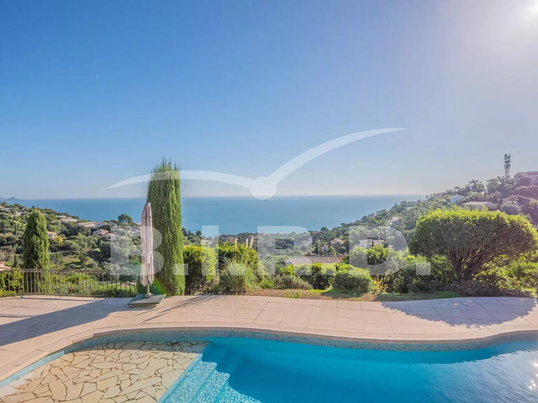 Villa Roquebrune-sur-Argens - 4 bedrooms - 190m²