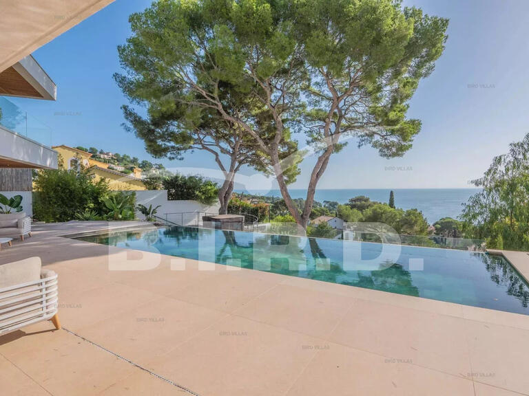 Villa Roquebrune-sur-Argens - 5 bedrooms - 260m²