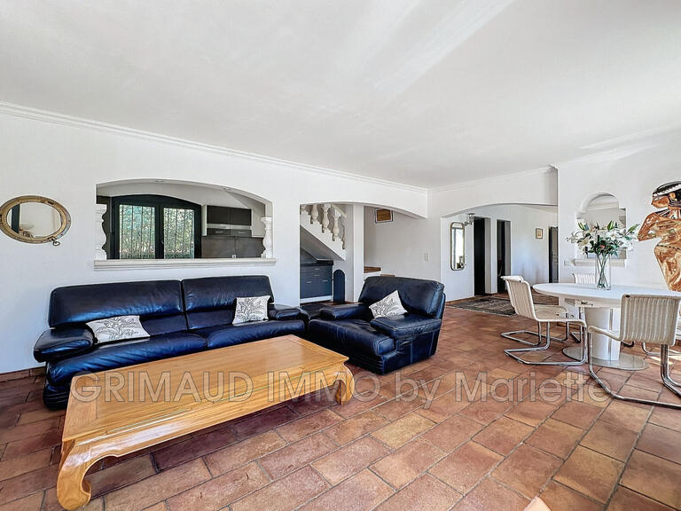 Villa Roquebrune-sur-Argens - 5 bedrooms - 151m²