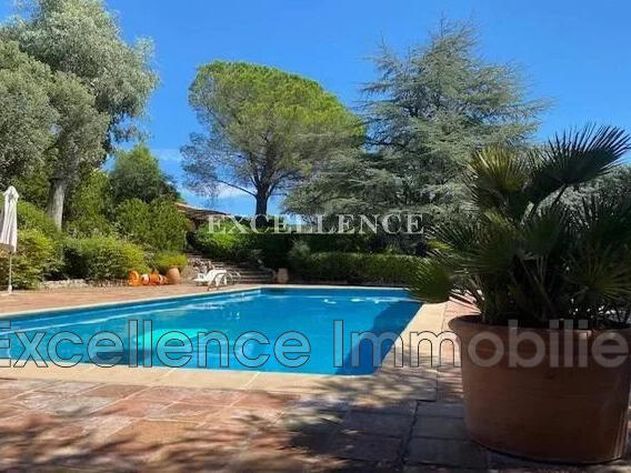 Villa Roquebrune-sur-Argens - 2 chambres - 130m²