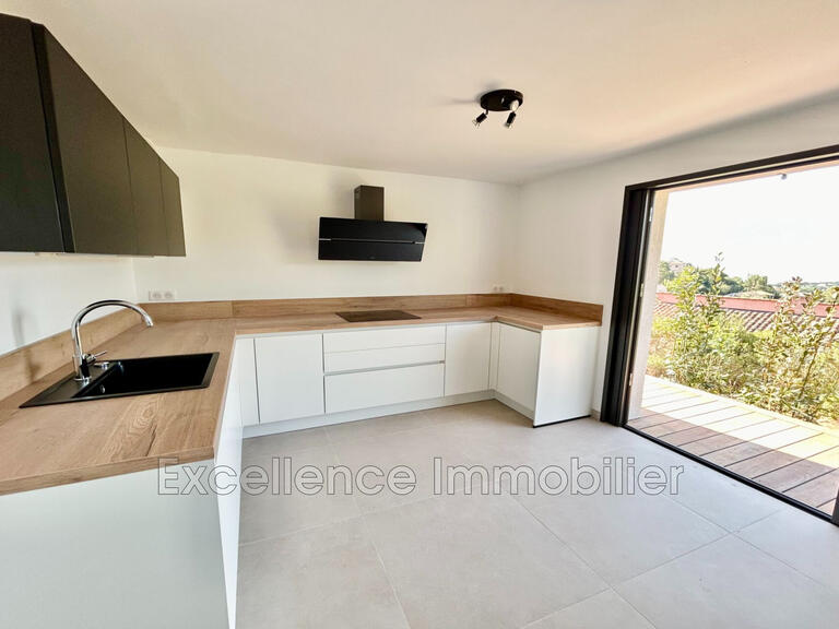 Villa Roquebrune-sur-Argens - 4 bedrooms - 135m²