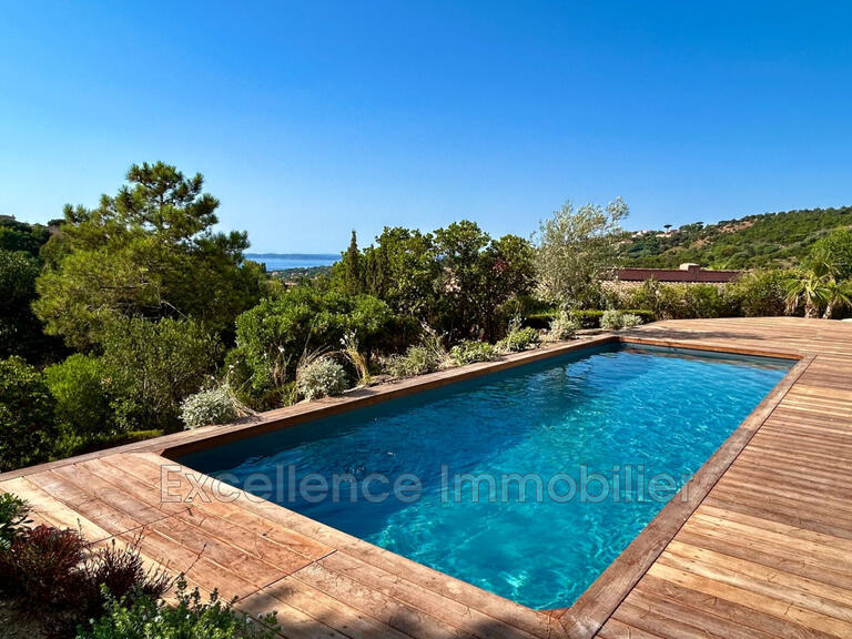 Villa Roquebrune-sur-Argens - 4 bedrooms - 135m²