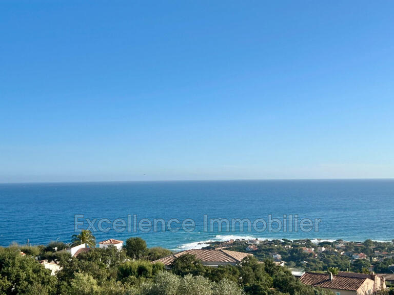 Villa Roquebrune-sur-Argens - 4 bedrooms - 190m²