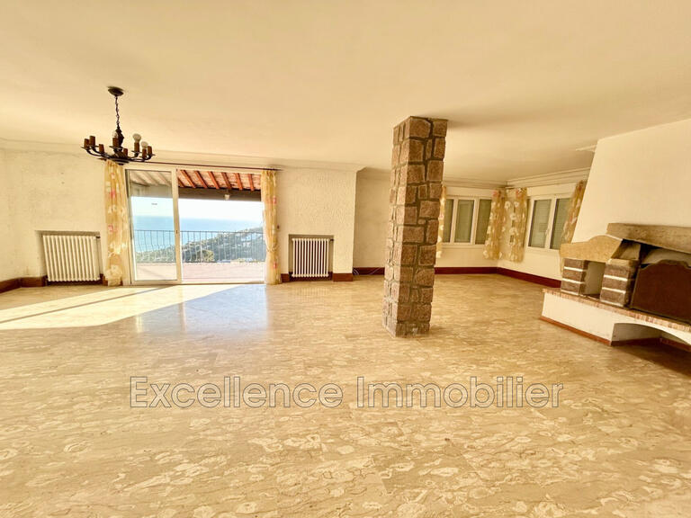 Villa Roquebrune-sur-Argens - 4 bedrooms - 190m²