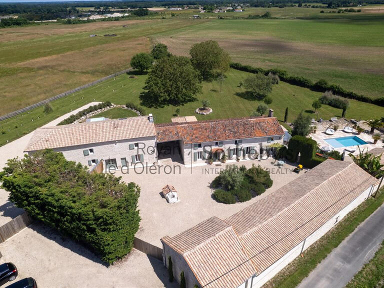 House Royan - 8 bedrooms - 323m²