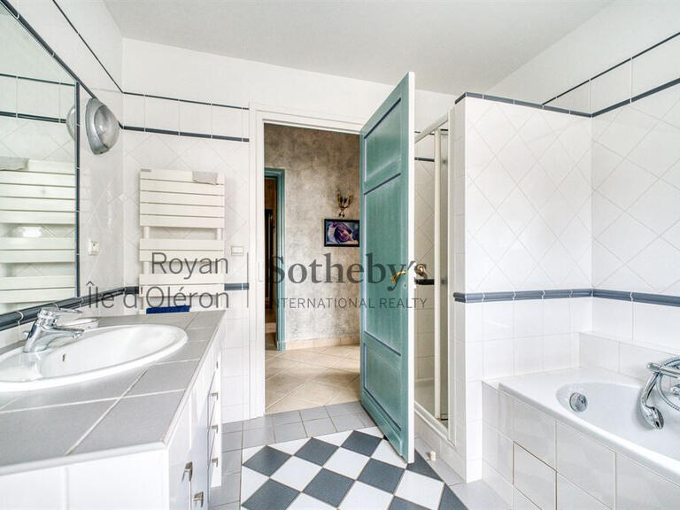 House Royan - 6 bedrooms - 340m²