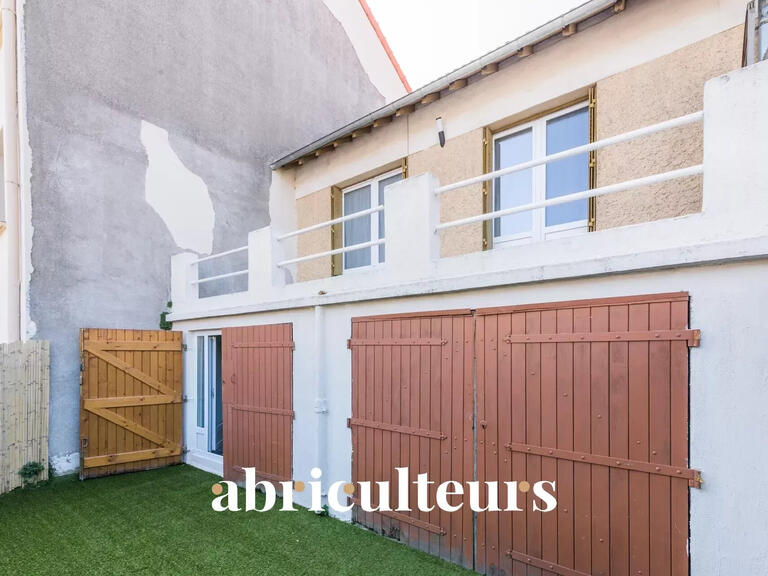 House Rueil-Malmaison - 2 bedrooms - 110m²