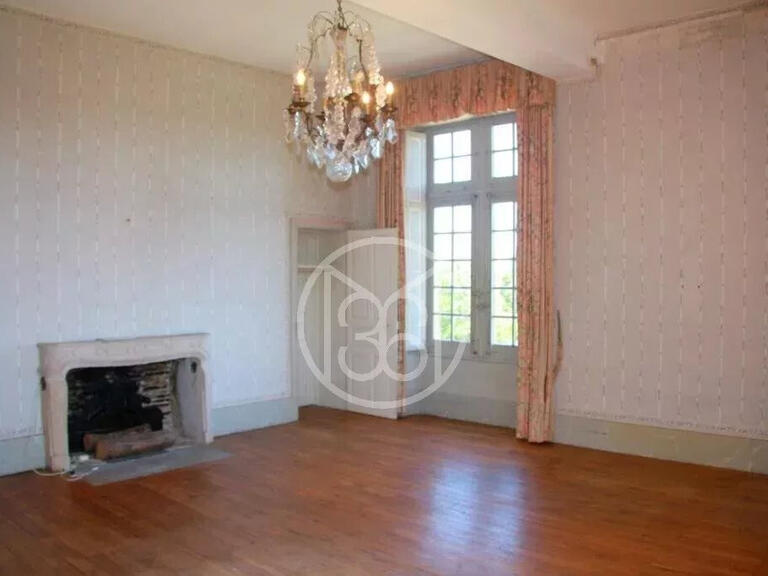 Castle Saint-Amand-Montrond - 15 bedrooms - 680m²