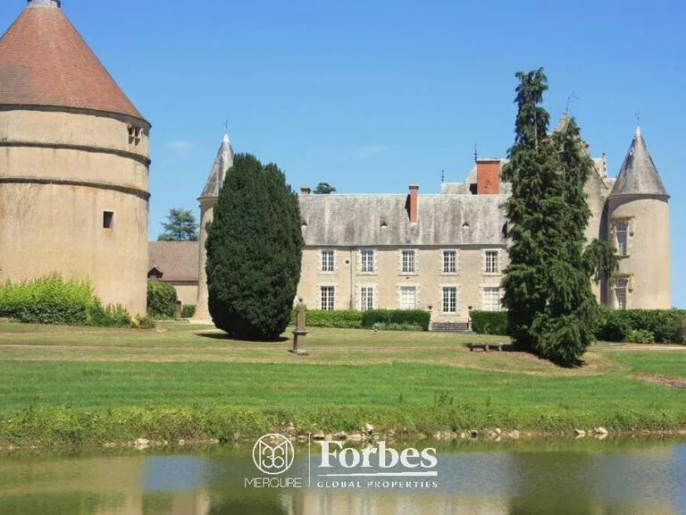 Château Saint-Amand-Montrond - 15 chambres - 680m²