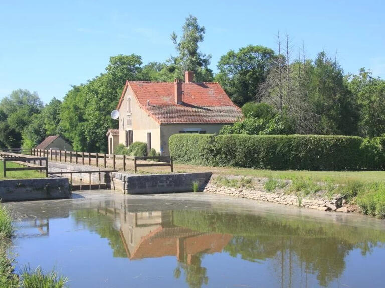 Château Saint-Amand-Montrond - 15 chambres - 680m²