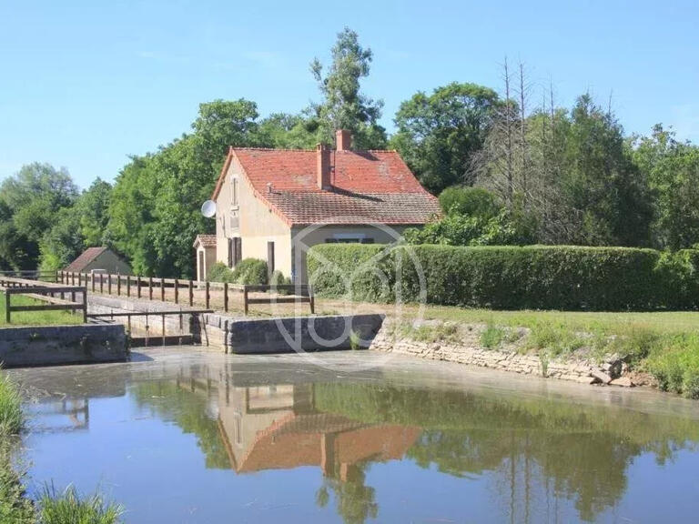 Castle Saint-Amand-Montrond - 15 bedrooms - 680m²