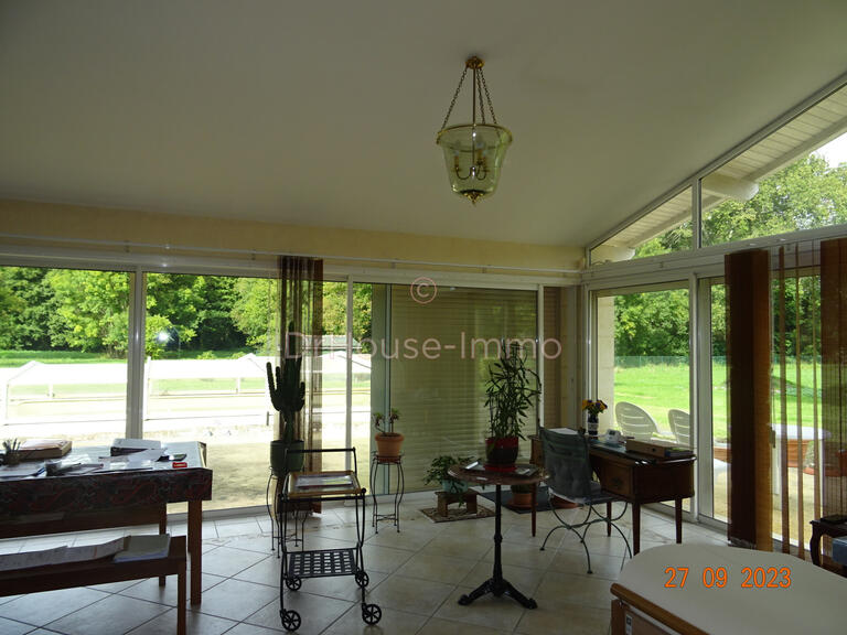 Villa Saint-André-de-Cubzac - 4 bedrooms - 275m²