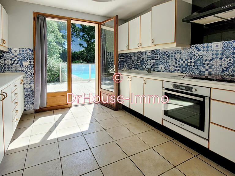 Vente Villa Saint-Aubin-de-Médoc - 7 chambres