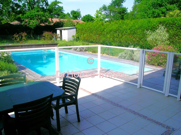 Vente Villa Saint-Aubin-de-Médoc - 7 chambres